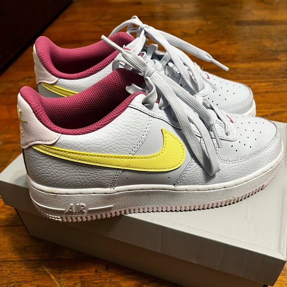Nike Air Force 1 - Picture 2 of 7